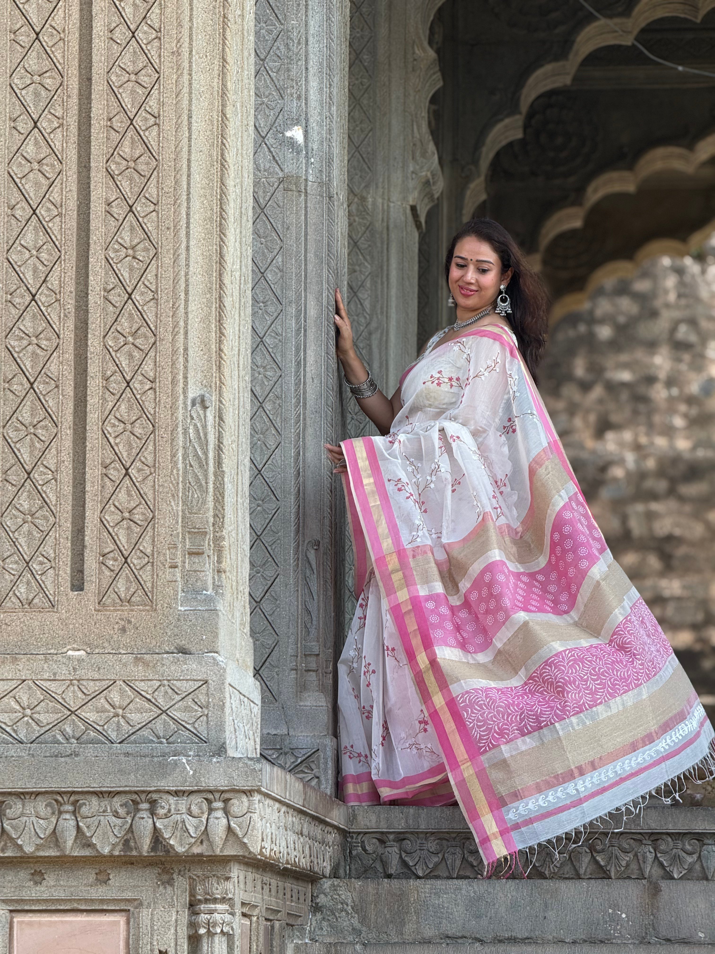 Maheshwari White and Pink — Maheshwari silk-by-cotton Saree | Craftlooms